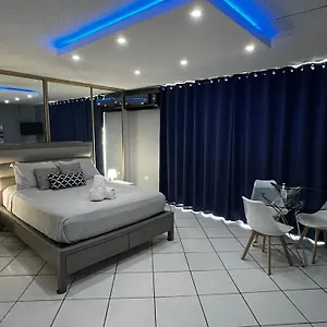 Apartment Isla Puerto Rico, One Queen Bed