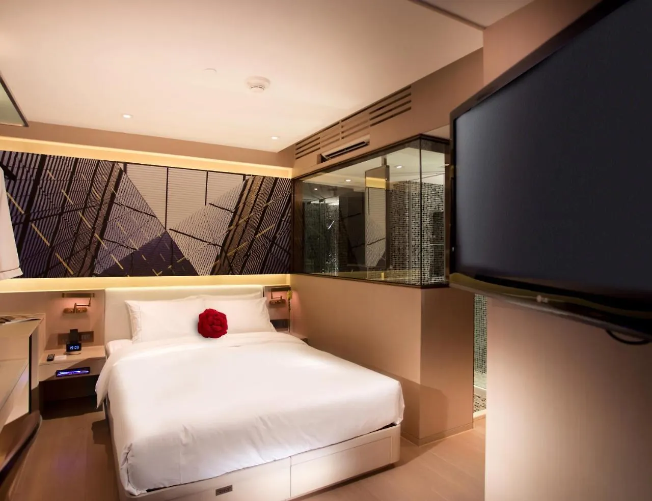 Butterfly On Waterfront Boutique Hotel Sheung Wan Hongkong 4*,